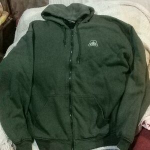 2XXL Sweater jacket.   Zip up pockets in front for a comfortable fit!
